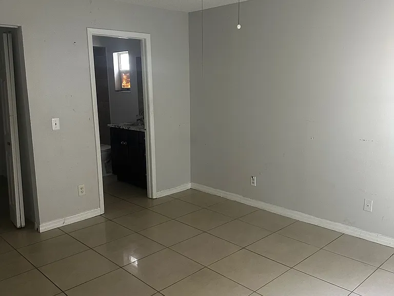 1016 Red Oak Cir — Photo 16