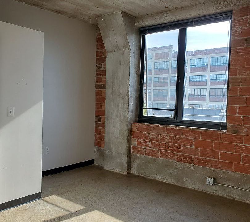 2nd image of 320 E 4th St #1407