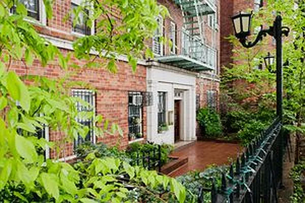 Rented by Compass | media 19