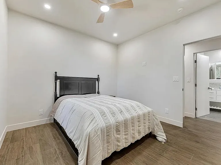 22551 Mount Eden Rd #B — Photo 15