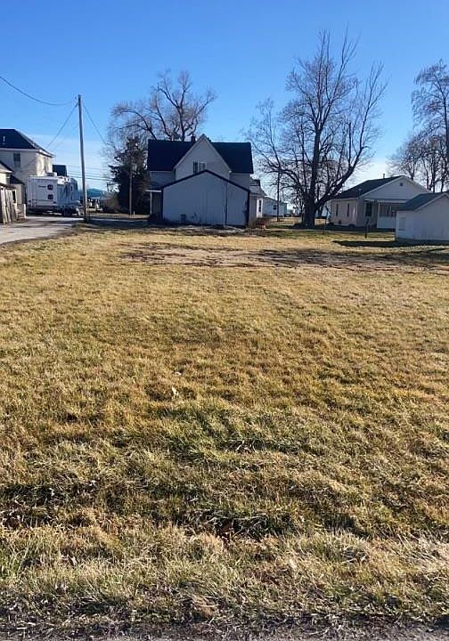 2nd image of 715 W Main St