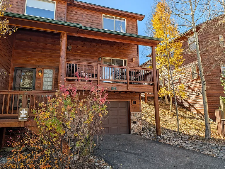 94 Lookout Ridge Dr — Photo 2