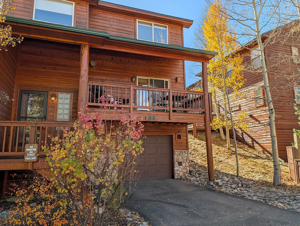 Building Photo - 94 Lookout Ridge Dr