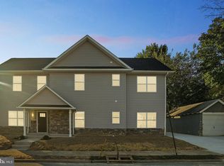 724 Woodlawn Ave, Collingdale, PA 19023