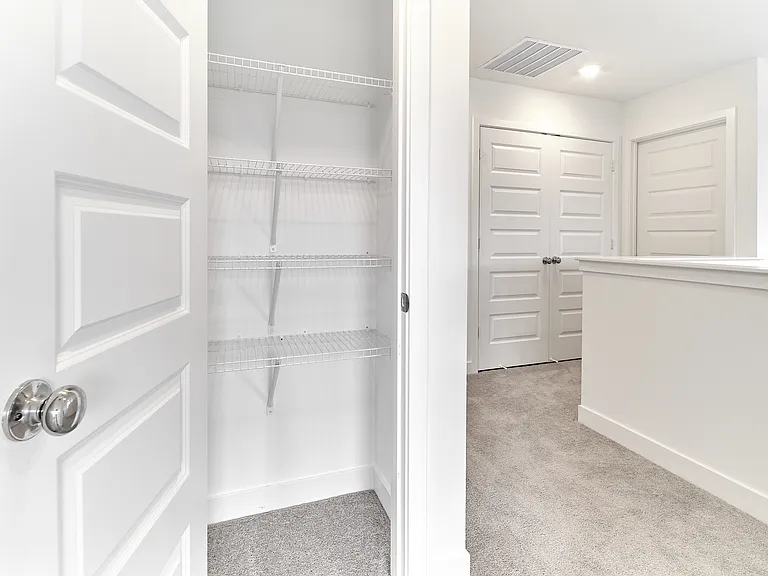 422 Eisenhower St — Photo 32