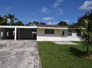 592 Skylake Dr, West Palm Beach, FL 33415