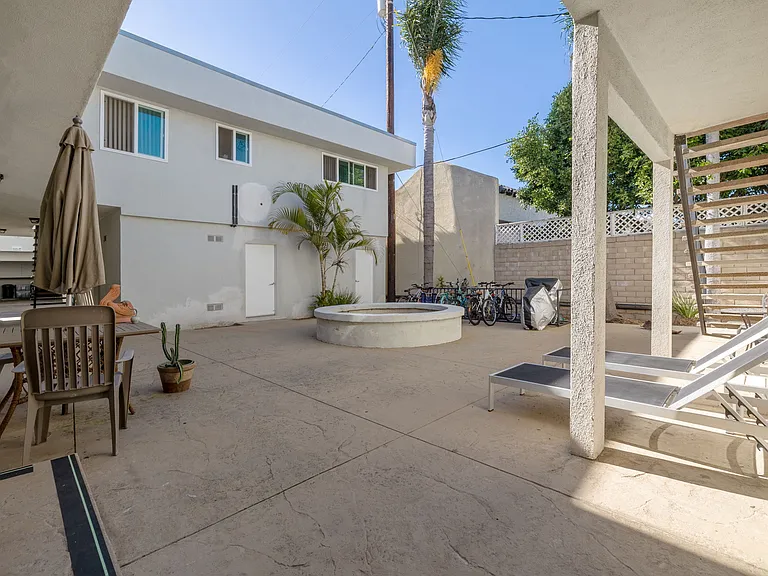 17405 Van Ness — Photo 49