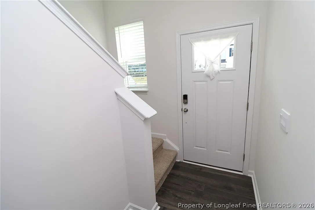 3 bed, 2.5 bath, 1511 sqft, $1,795 — Photo 2