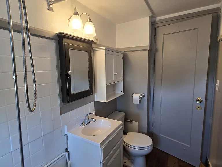 The Castle Apartments — Photo 7