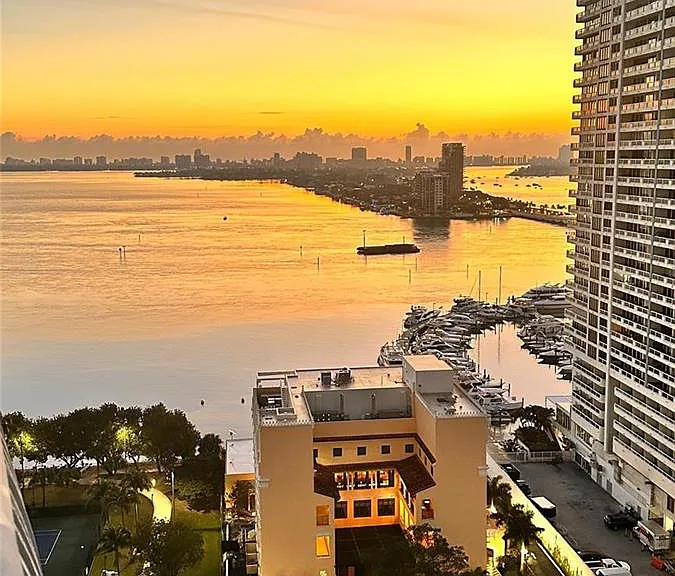1750 N Bayshore Dr #2106 — Photo 18