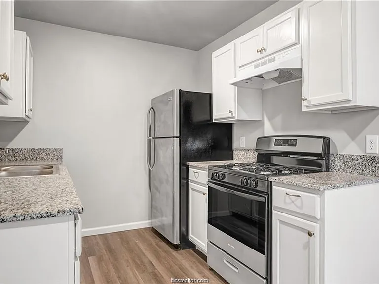 802 Navidad St #D — Photo 7