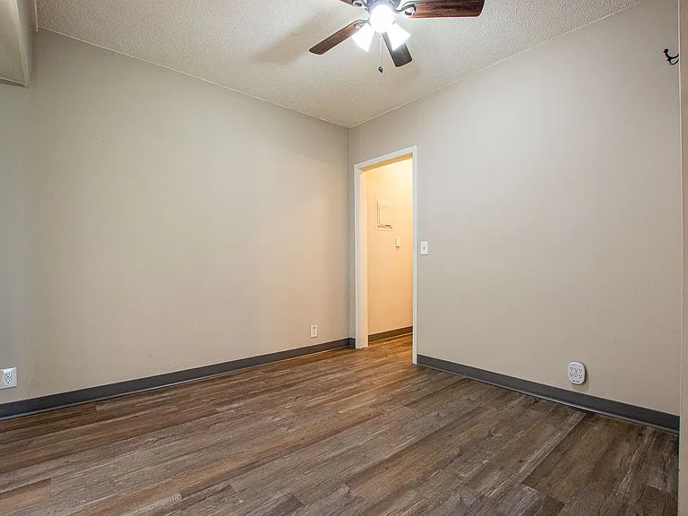 11501 Richland Dr — Photo 8