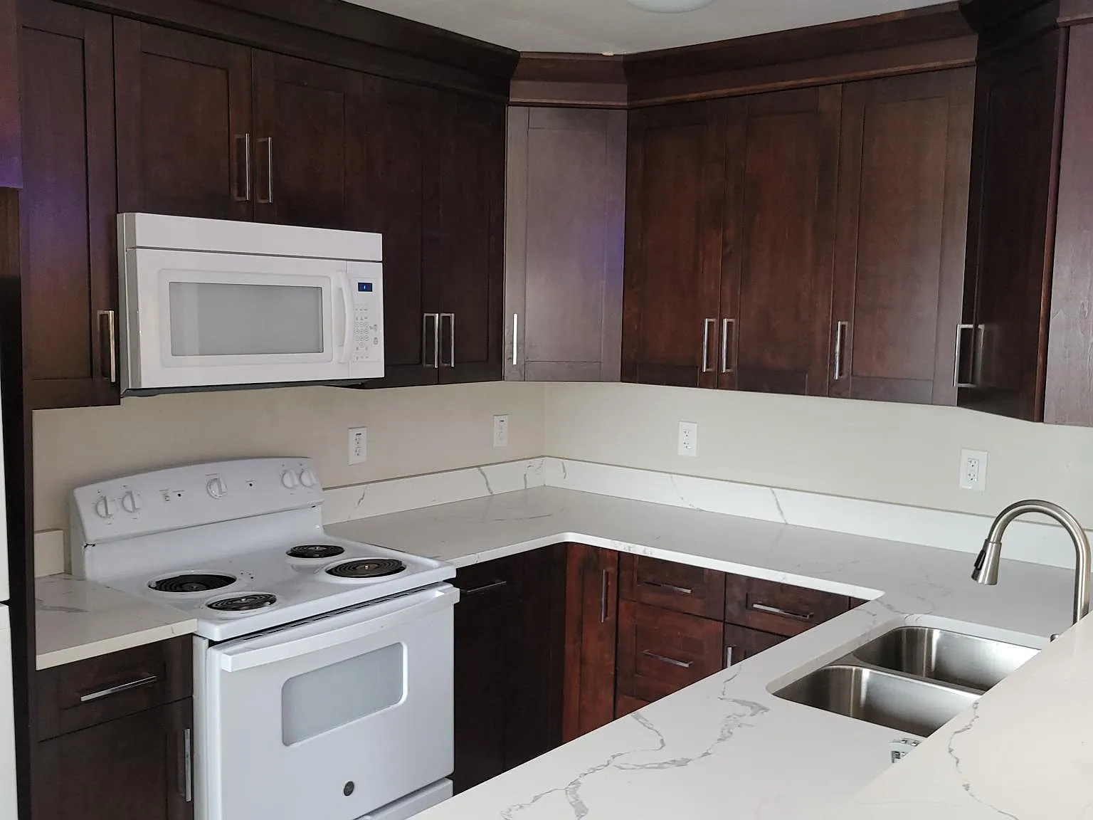 117 W Balview Ave — Photo 3