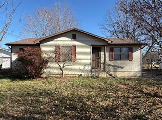 208 N Edgewood Dr, Hopkinsville, KY 42240