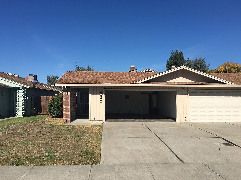 Large Two Car Garage with Garage Door Opener and Washer/Drye