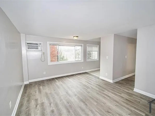 427 Xenia St SE #201, Washington, DC 20032