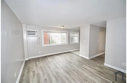 427 Xenia St SE #201 Photo 1