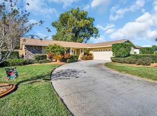 822 Rustic Oaks Dr, Palm Harbor, FL 34684