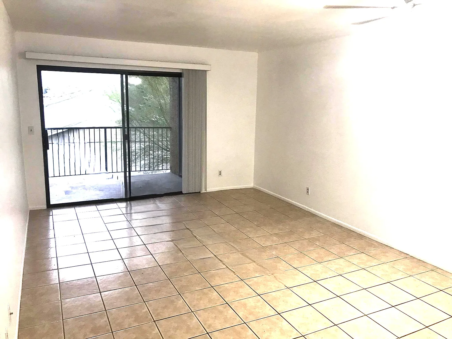 Brenda Arms Apartments — Photo 4