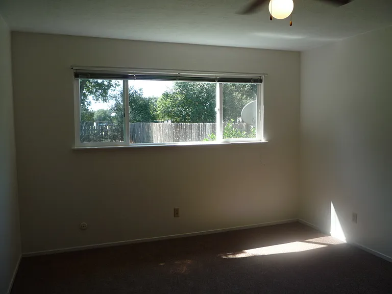 1933 Wheeler St — Photo 12