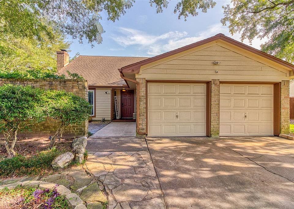 1st image of 15815 Oakendell Dr