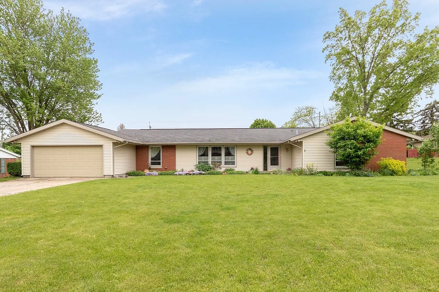 1314 Huffman Dr photo 1