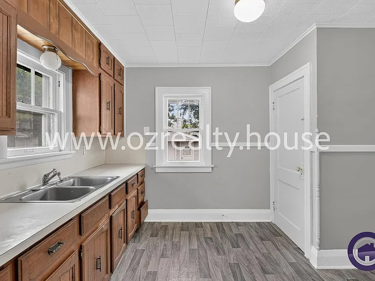 3644 Leybourn Ave — Photo 9