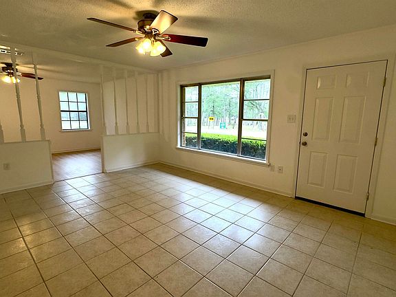 3rd image of 1019 E Mississippi Ave