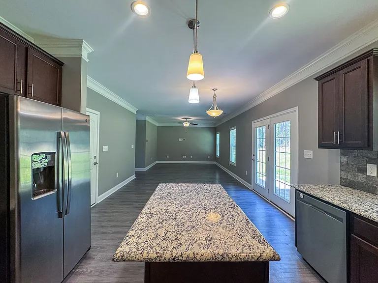 7550 Hillside Ave — Photo 9