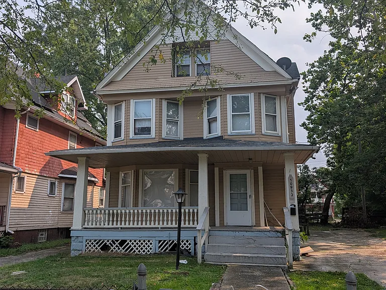 10932 Grantwood Ave — Photo 12