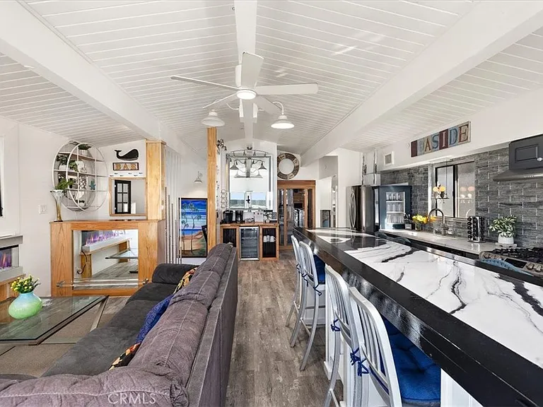 2214 W Oceanfront #B — Photo 7
