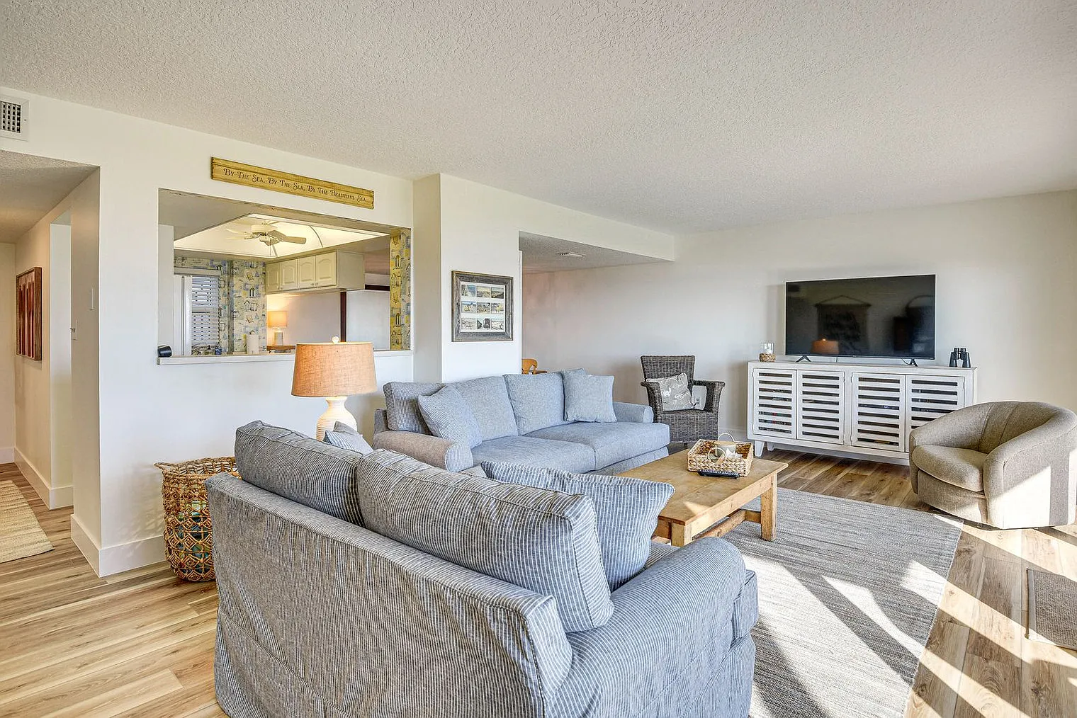 2 bed, 2.0 bath, 1259 sqft, $4,435 — Photo 2