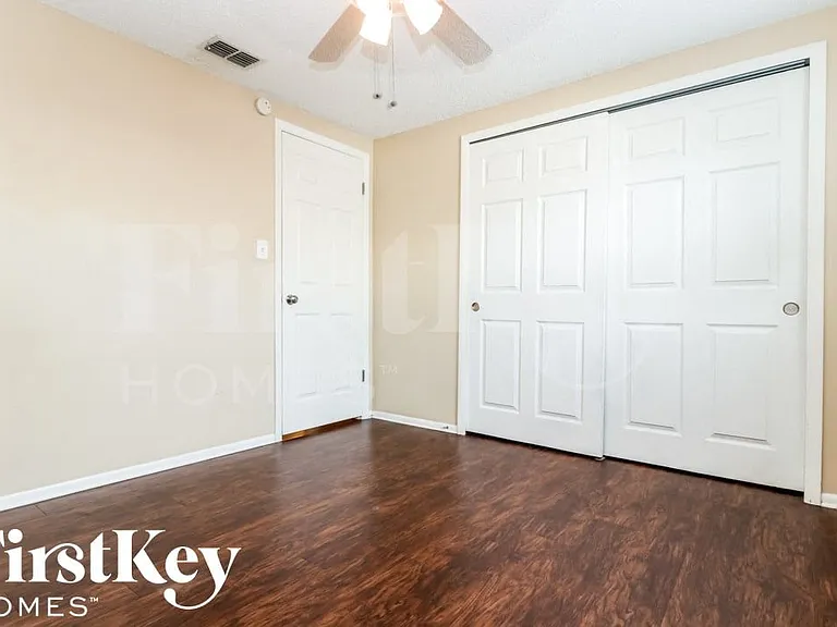 7124 Cay Dr — Photo 12