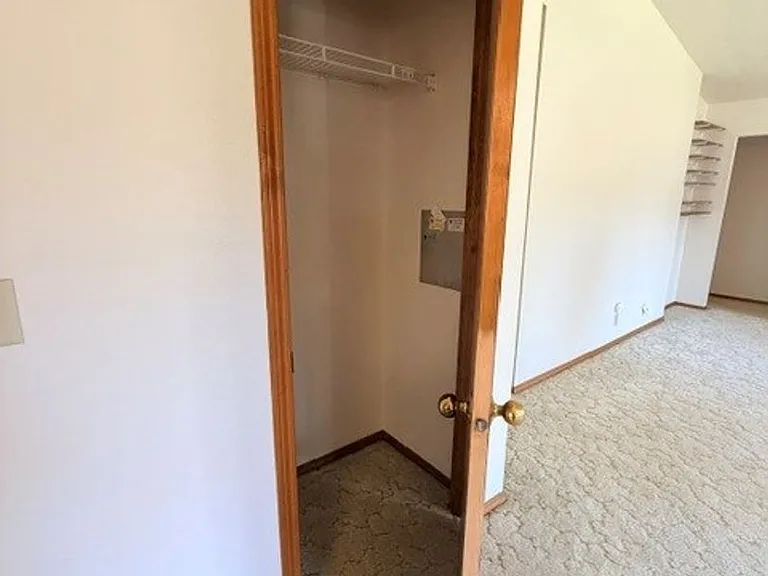 751 Catron St N — Photo 13