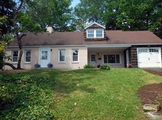 401 Sunrise Dr, Endicott, NY 13760
