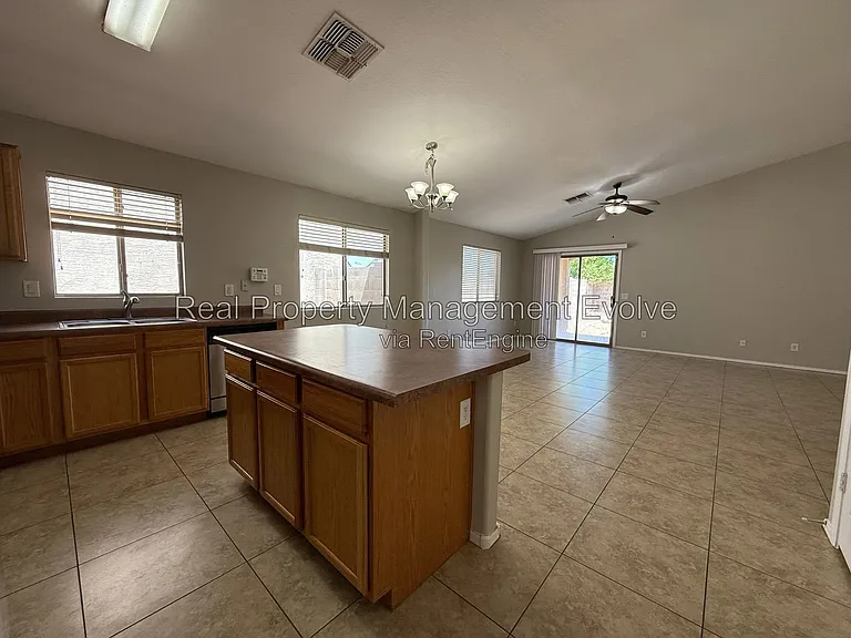 11728 W Avenida Del Sol — Photo 6
