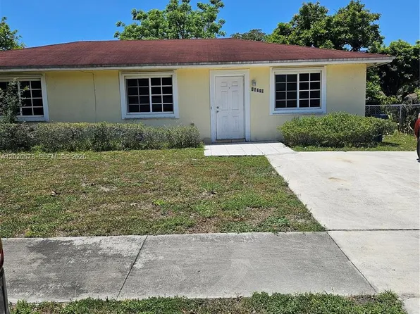15700 NW 37th Pl, Miami Gardens, FL 33054
