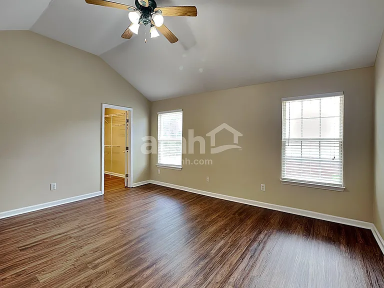 1209 Bending Creek Dr — Photo 9