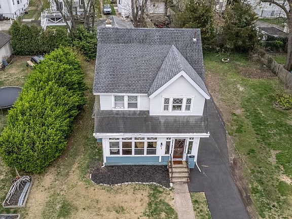 3rd image of 512 Jessamine Ave