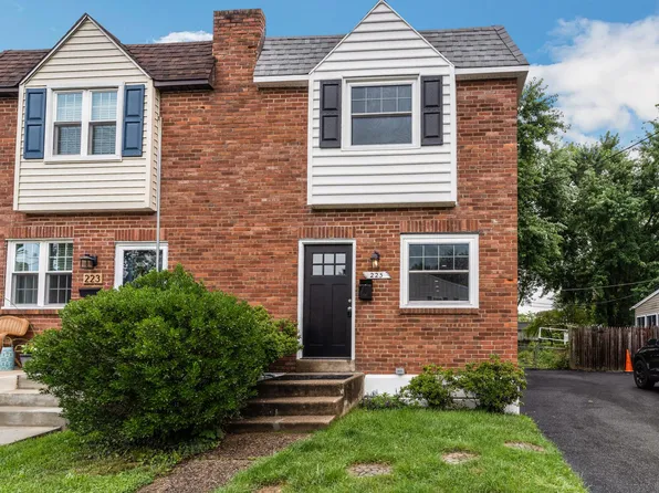 225 Willard Dr, Ridley Park, PA 19078