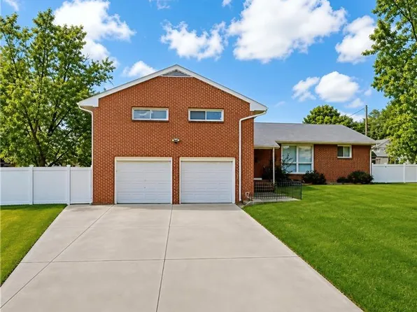 17 Warren Dr, Newport News, VA 23608