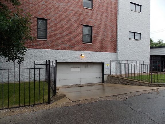 5th image of 2337 W Wolfram St APT 512