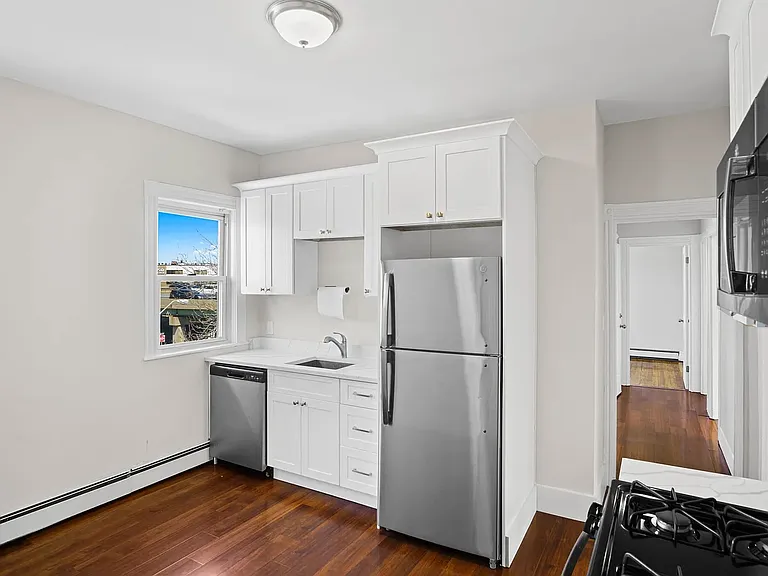 12 Redfield St #3 — Photo 2