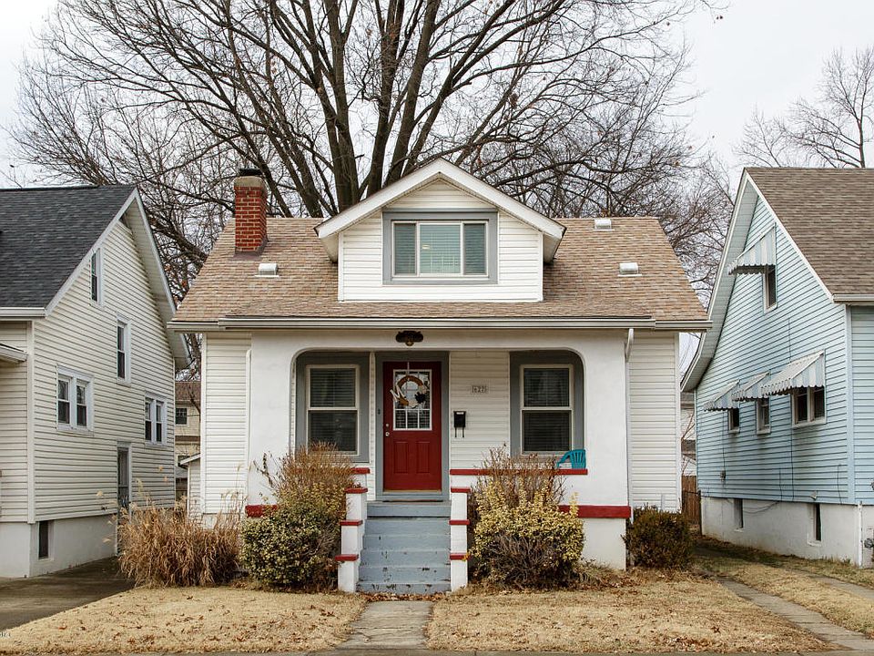 1st image of 627 Ervay Ave