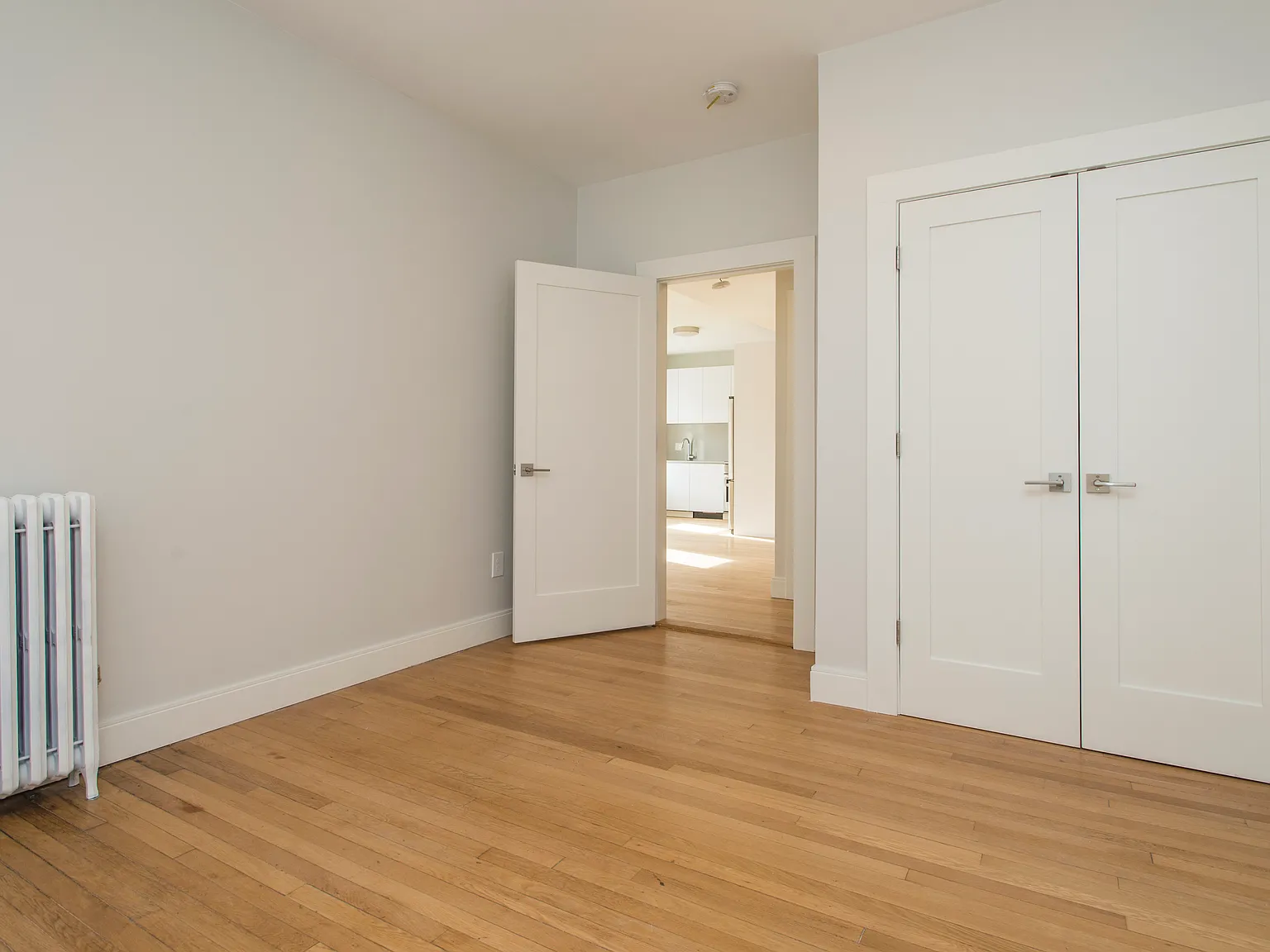3 bed, 899 sqft, $4,800 — Photo 3