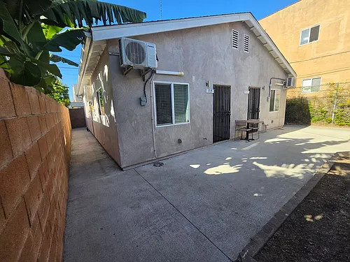 1715 W 64th St Photo 1