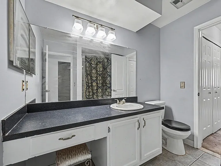 24225 Evergreen Rd — Photo 12