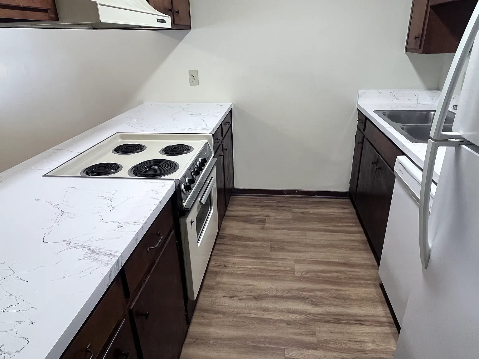 2 bed, 1300 sqft, $900 — Photo 2