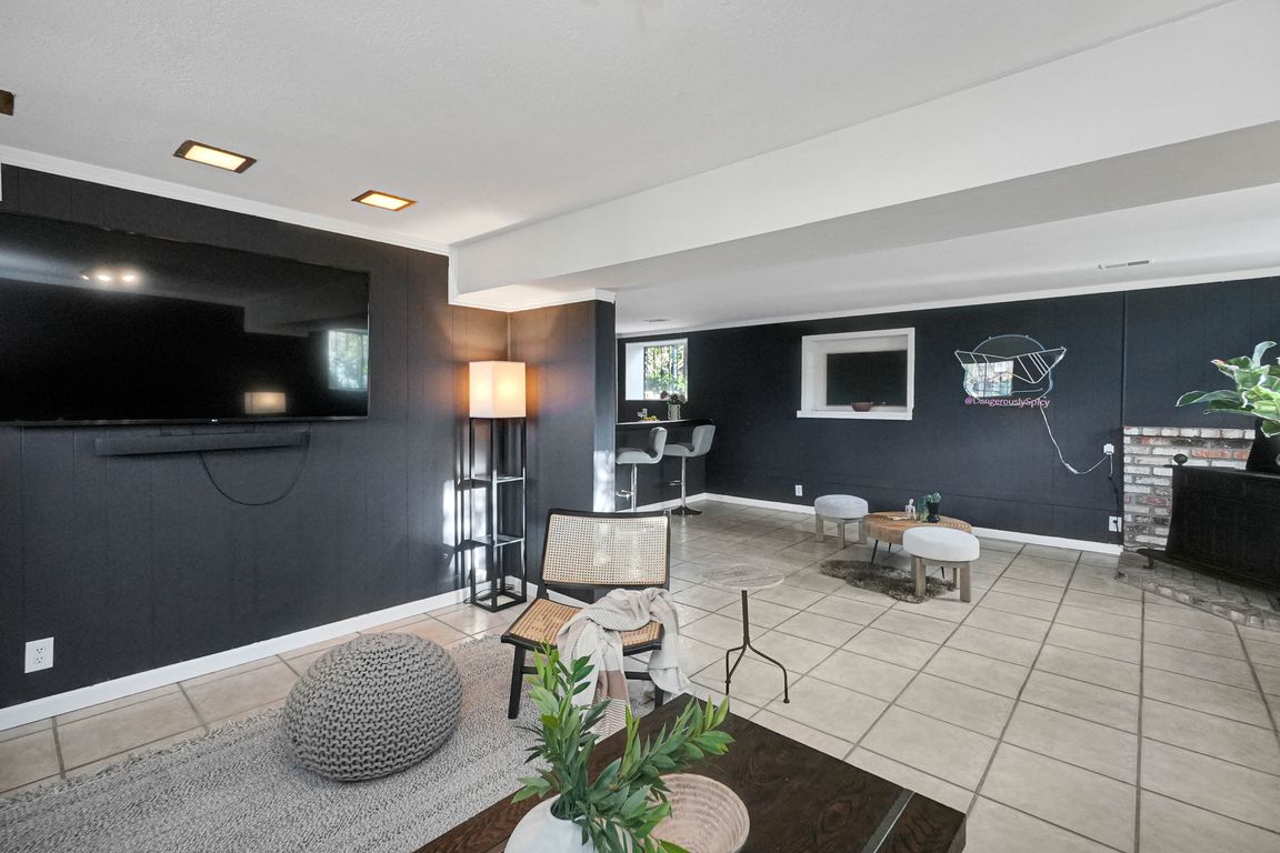 next background image