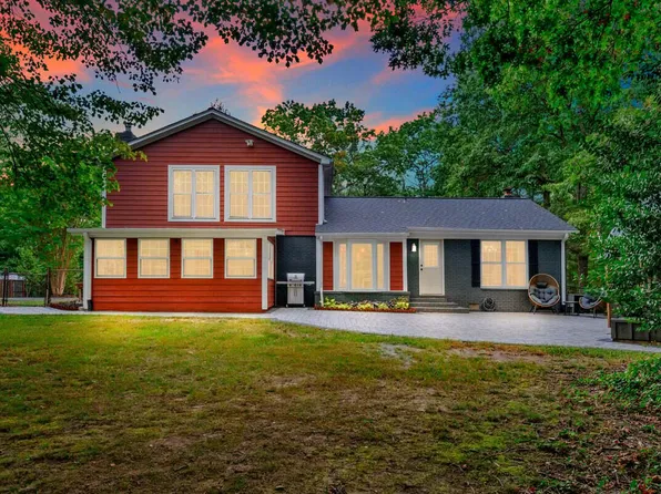 1109 4th St, Blue Ridge, VA 24064